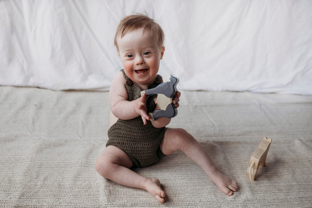 Organic baby romper. Gender Neutral. Natural baby. Organic baby. Organic baby clothing. Natural parenting.