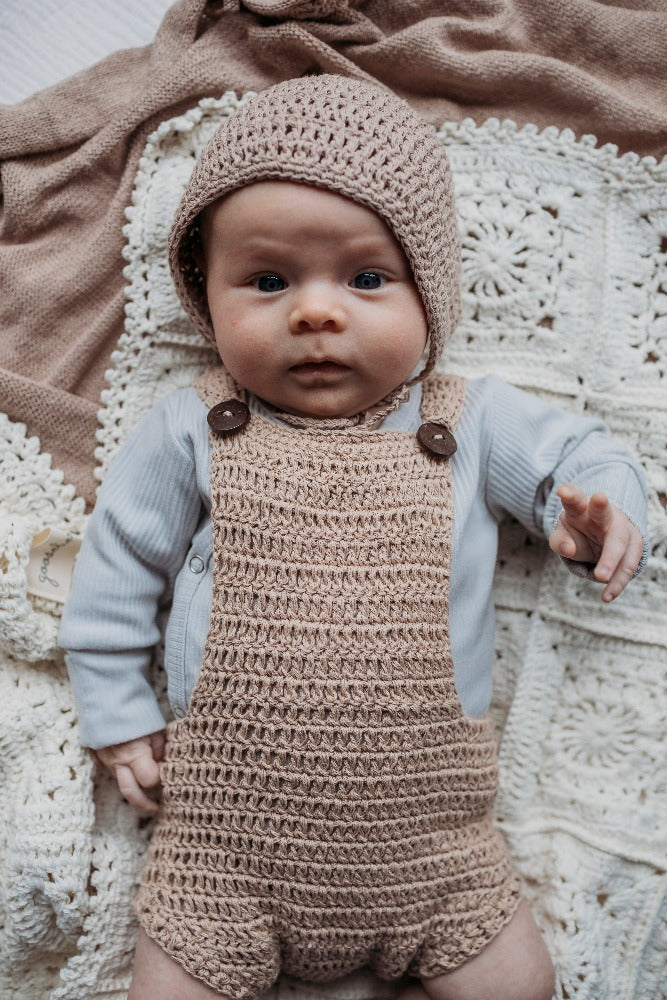 Organic baby romper. Gender Neutral. Natural baby. Organic baby. Organic baby clothing. Natural parenting.