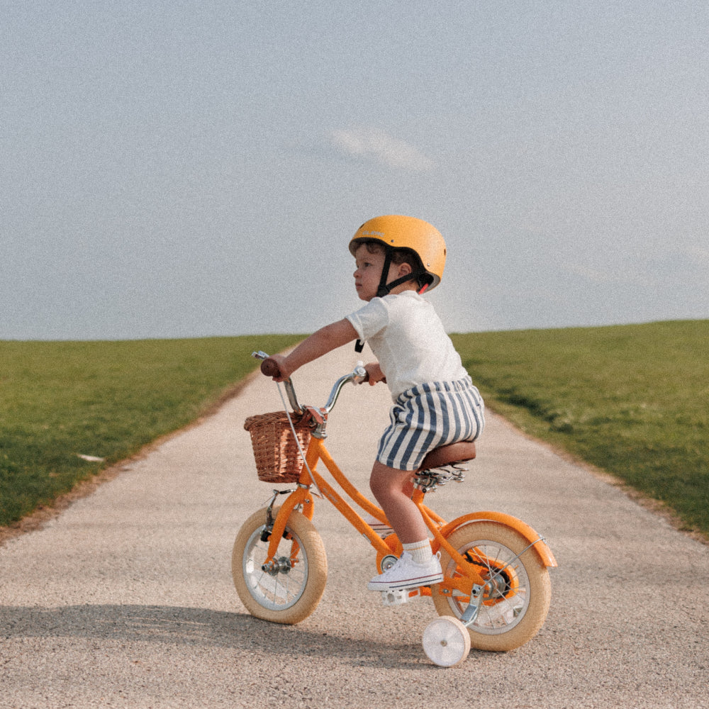 Glerc Little Molly 14 inch kids bike with stabilisers, wicker basket and mudguards in Yellow, view 2