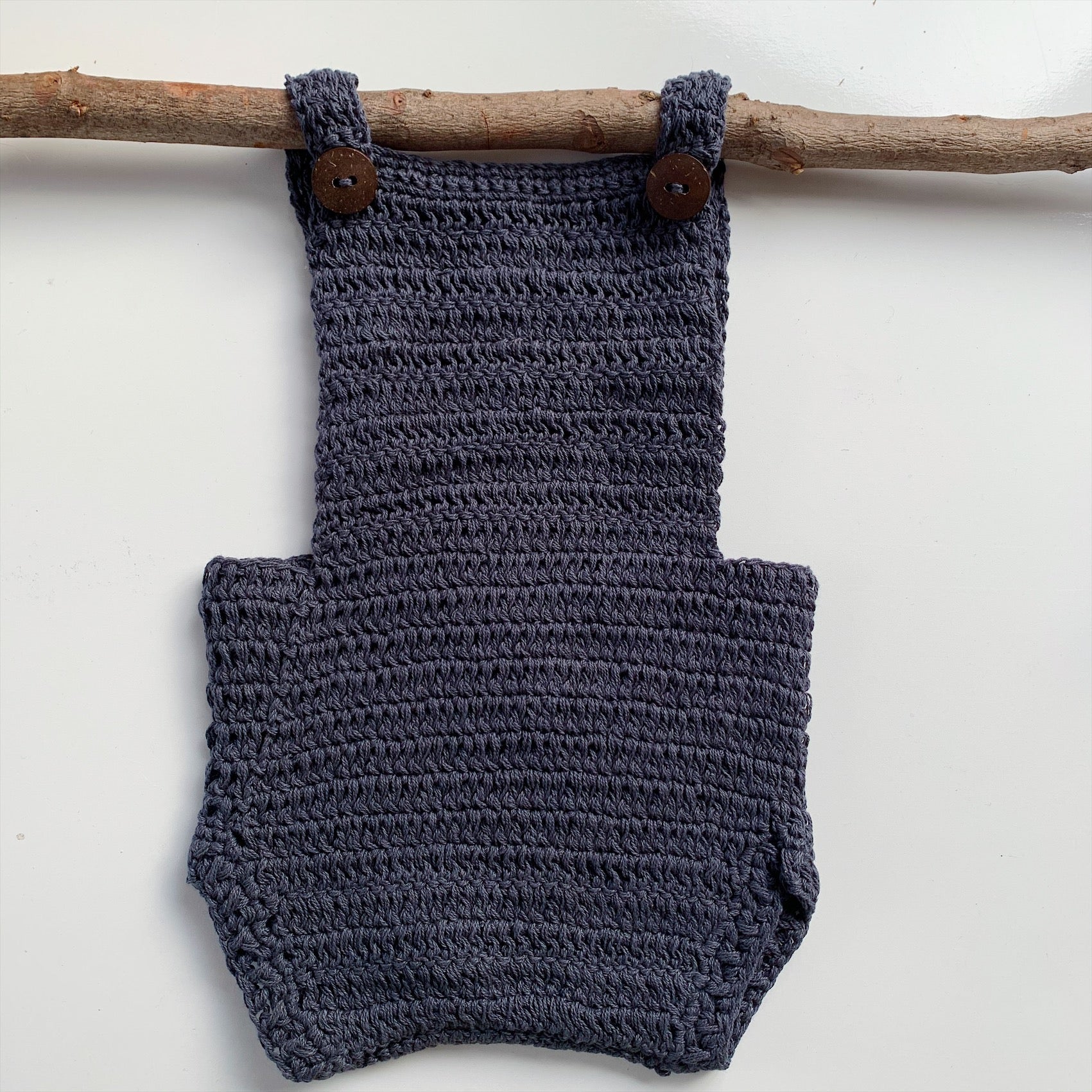 Organic baby romper. Gender Neutral. Natural baby. Organic baby. Organic baby clothing. Natural parenting.