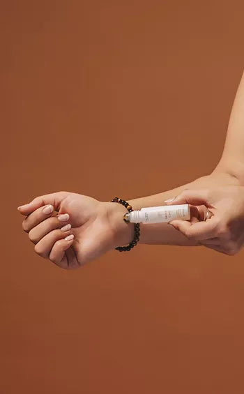 Bastet-Solar-Plexus-Chakra-Pulse-Point-Oil-How-To-Step-One