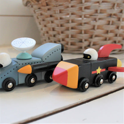 Sustainable Montessori toy: Space Race | KIDDYKIND