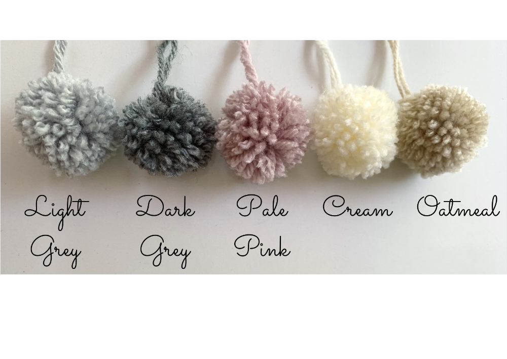 Organic cotton pom pom baby booties