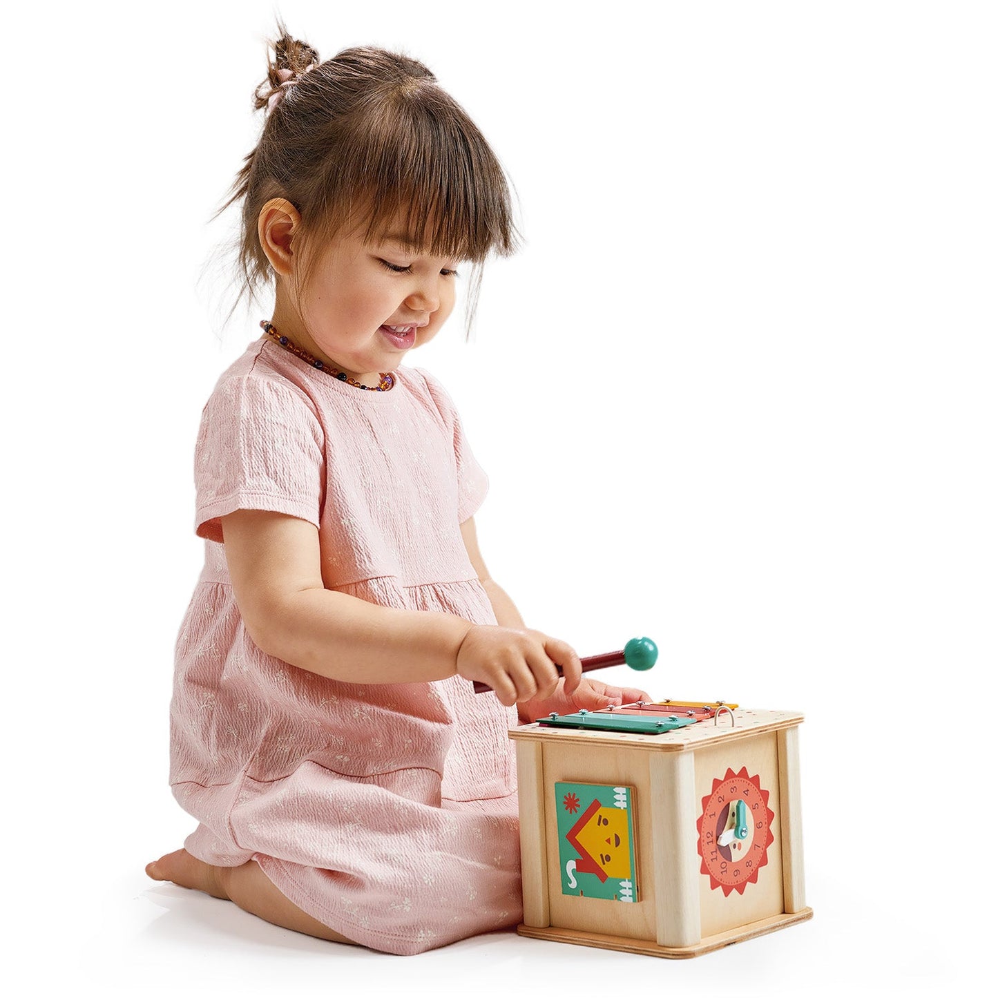 Sustainable Montessori toy: Toddler Avctivity Cube | KIDDYKIND