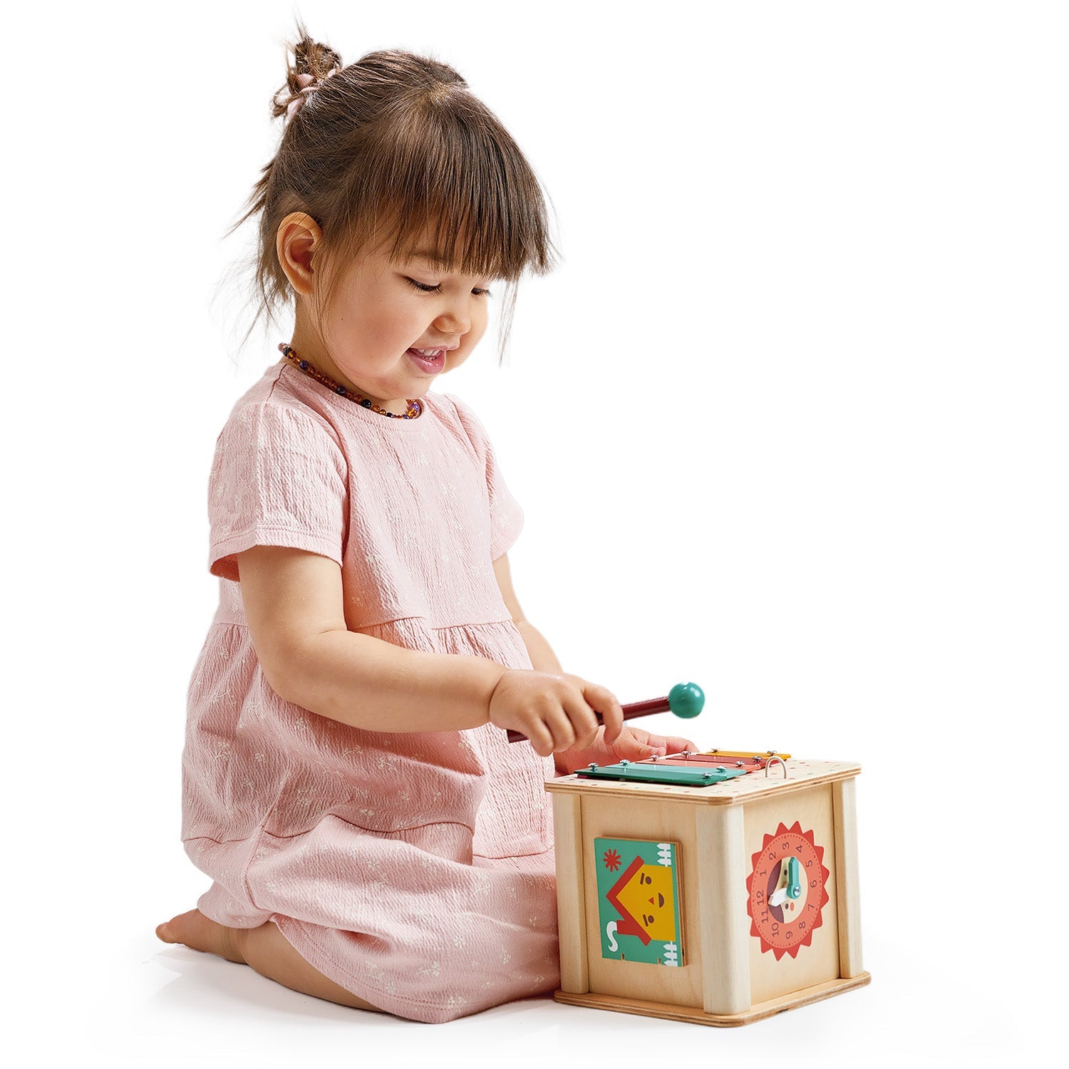 Sustainable Montessori toy: Toddler Avctivity Cube | KIDDYKIND