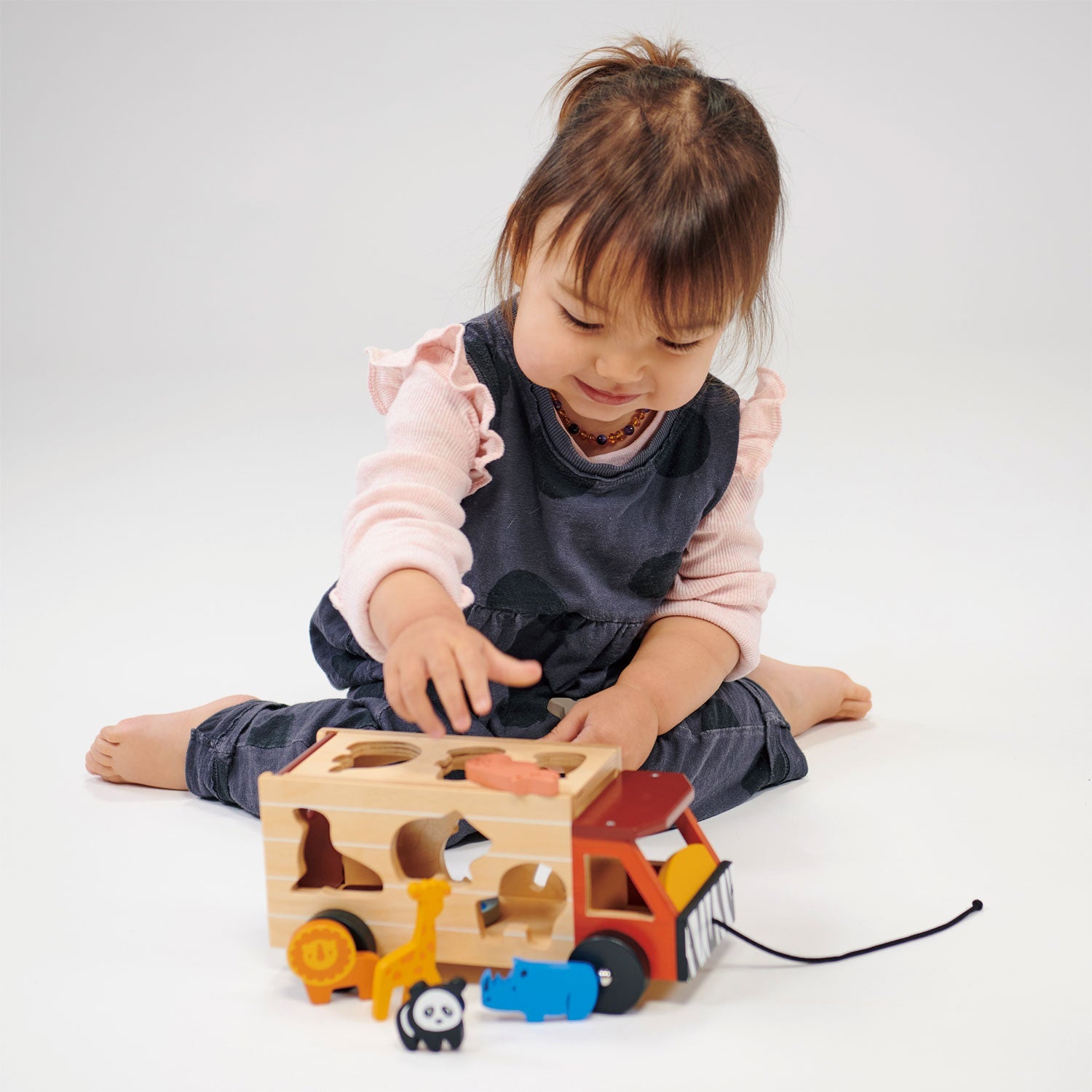 Sustainable Montessori toy: Shape Sorting Safari Truck | KIDDYKIND