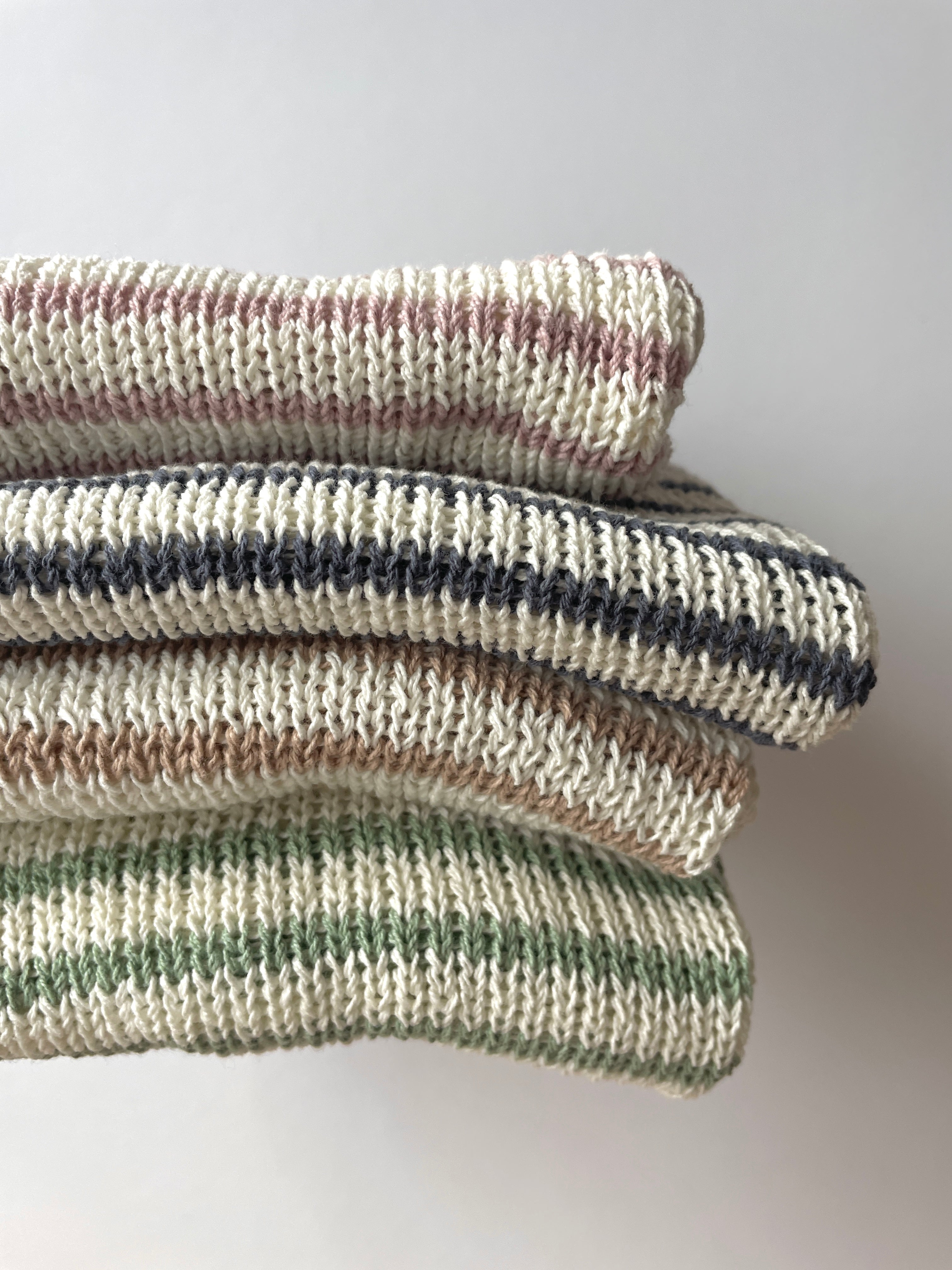 Striped organic cotton baby blanket