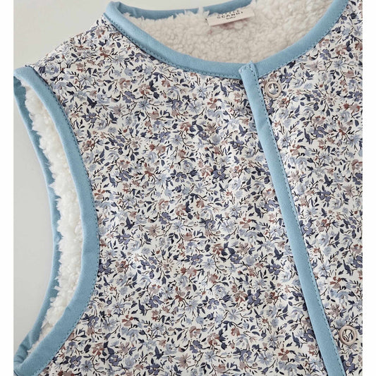 Kids Stylish - Poppy Leafy Vest design - Gilet Outerwear Clothing Sleeveless Vest Warm Vest Scandi Stylish - Chest Close up on vest - Little Scandi baby