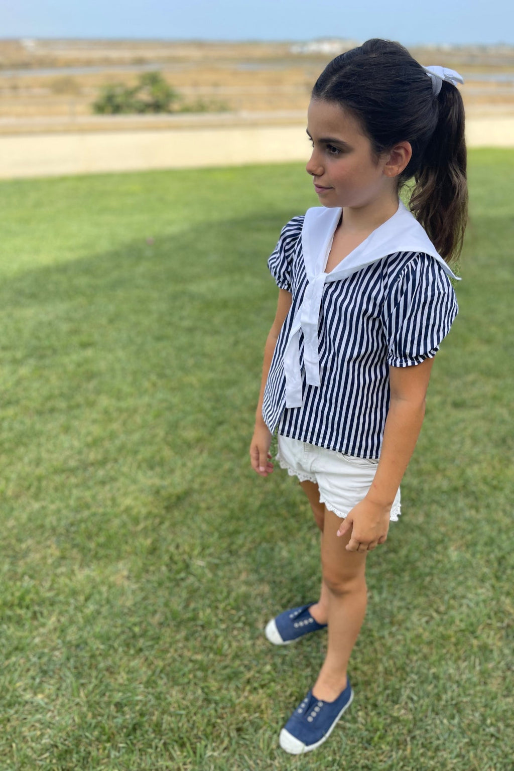 Medium Bow Hair Tie - White