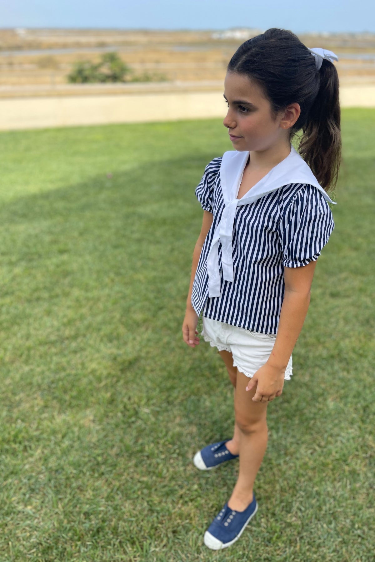 Medium Bow Hair Tie - White