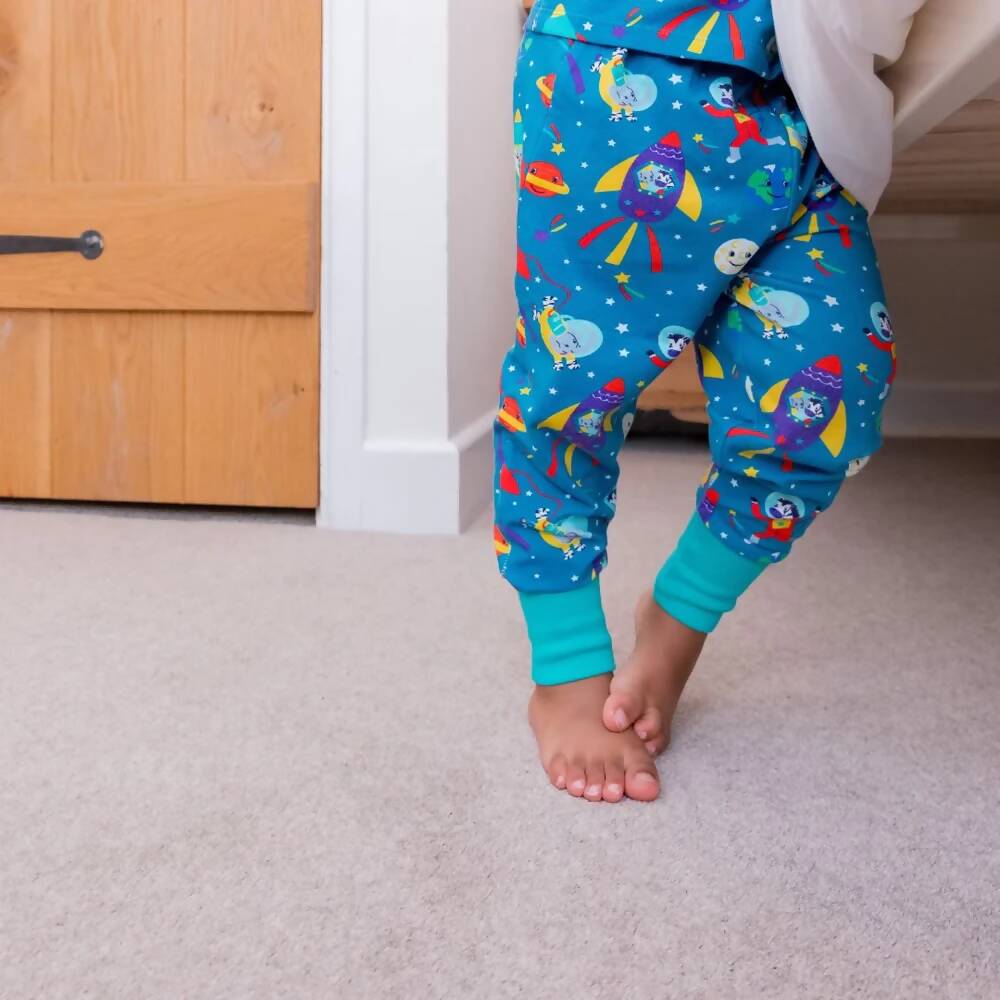 Space Adventure organic cotton kids' pyjamas are made from soft GOTS Organic Cotton, ideal for sensitive skin. Created by award-winning kids brand, Ducky Zebra.