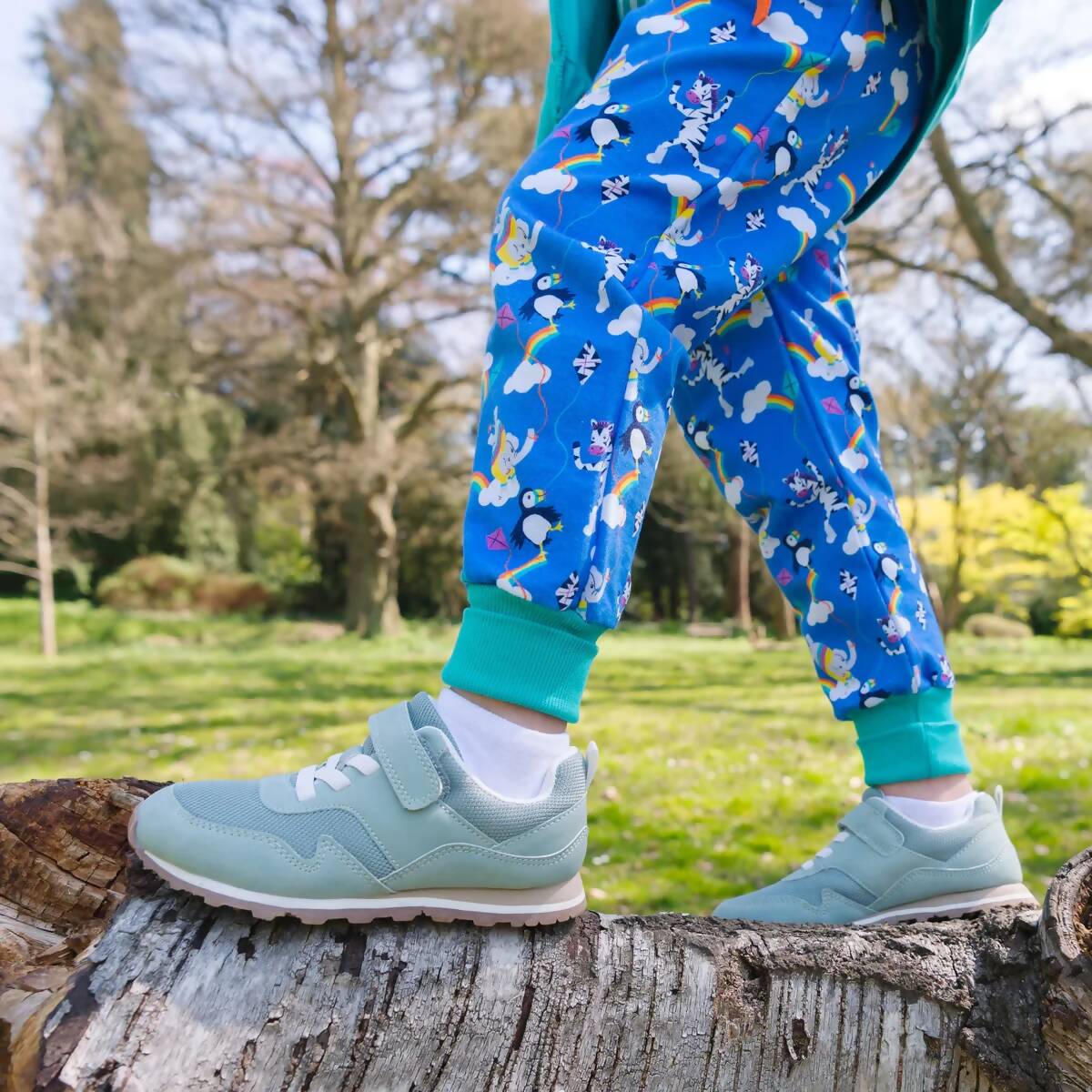 Ducky_Zebra_Unisex_Organic_Cotton_Ethical_Kids_Baby_Clothes_Joggers_Colourful_Kite_Flying_Print_1200x.jpg